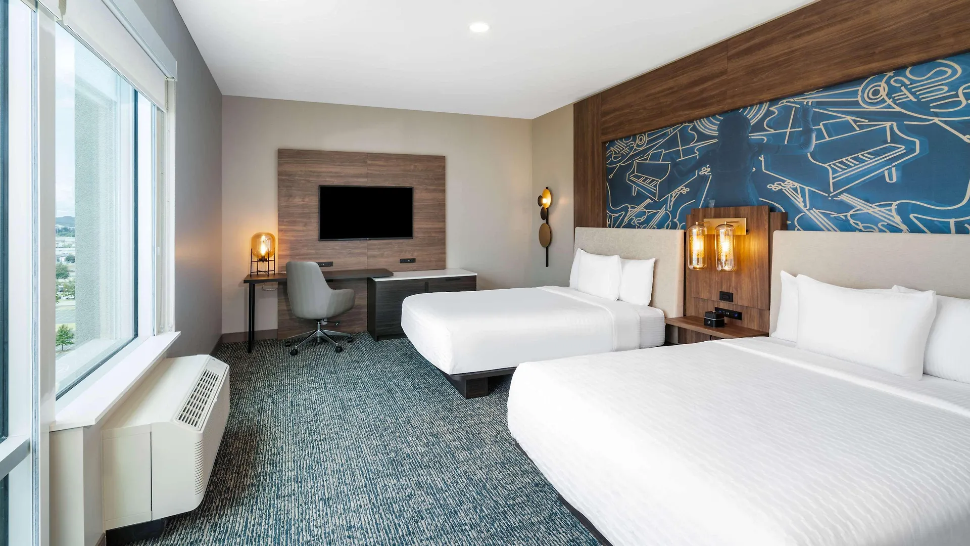La Quinta Inn & Suites By Wyndham Nashville Downtown Stadium