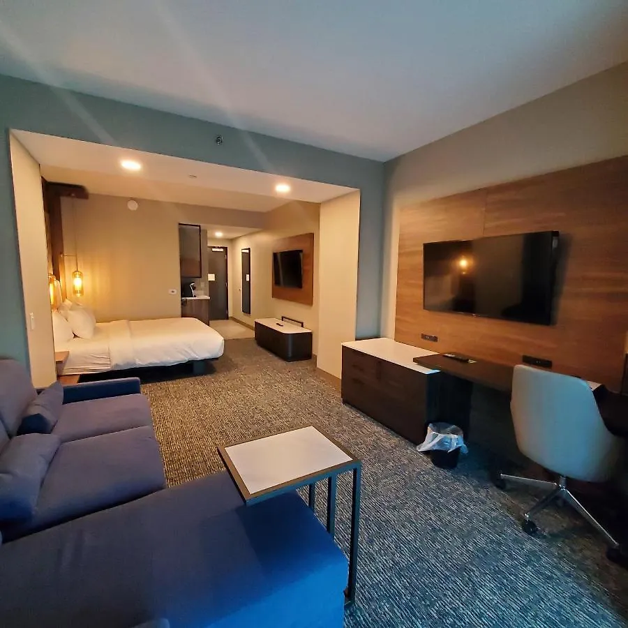 La Quinta Inn & Suites By Wyndham Nashville Downtown Stadium 3*,